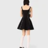 Vestido curto com detalhes de pesponto