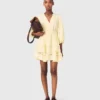Vestido curto com folhos