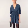 Vestido curto com folhos