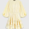 Vestido curto com folhos