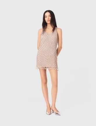 Vestido curto com forro e bordado de contas