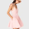 Vestido curto de algodão com corte evasê