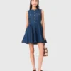 Vestido curto de ganga com corte evasê