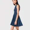Vestido curto de ganga com corte evasê