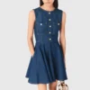 Vestido curto de ganga com corte evasê