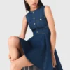 Vestido curto de ganga com corte evasê