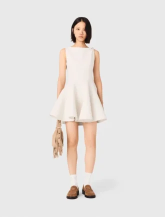 Vestido curto de tweed com corte evasê