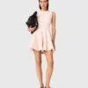 Vestido curto de tweed com corte evasê