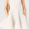Vestido curto de tweed com corte evasê