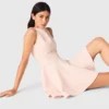 Vestido curto de tweed com corte evasê