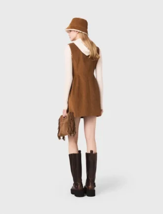 Vestido curto de veludo cotelê