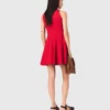 Vestido curto e evasê em mistura de linho