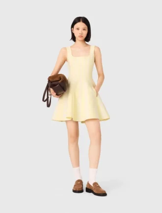 Vestido curto em malha jacquard