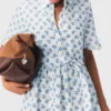 Vestido curto estampado em mistura de linho