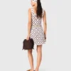 Vestido de croché com padrão floral