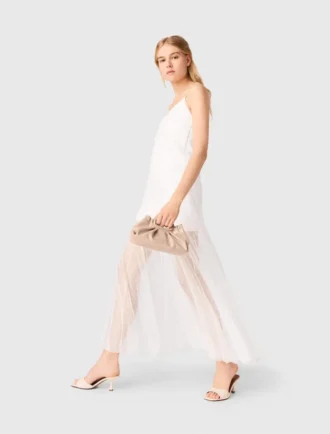 Vestido de tafetá e renda