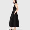 Vestido em tafetá de materiais mistos