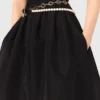 Vestido em tafetá de materiais mistos