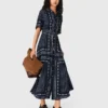 Vestido maxi com padrão esvoaçante
