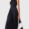 Vestido maxi de cetim plissado