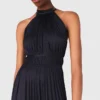 Vestido maxi de cetim plissado