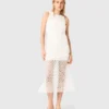 Vestido maxi em croché com strass