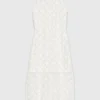 Vestido maxi em croché com strass