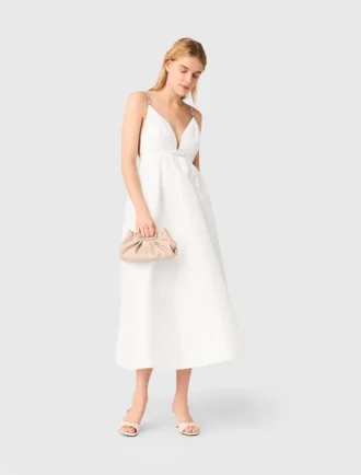 Vestido maxi em tafetá com joias
