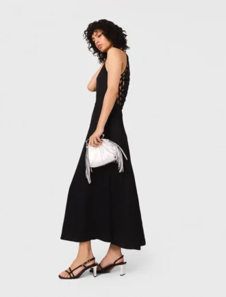 Vestido maxi esvoaçante com costas trançadas