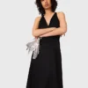 Vestido maxi esvoaçante com costas trançadas