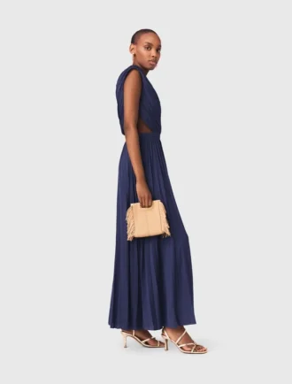 Vestido maxi plissado assimétrico