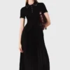 Vestido maxi plissado com gola polo