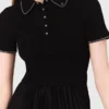 Vestido maxi plissado com gola polo