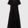 Vestido maxi plissado com gola polo