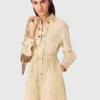 Vestido maxi plissado com ilhós