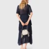 Vestido midi com folhos metálicos
