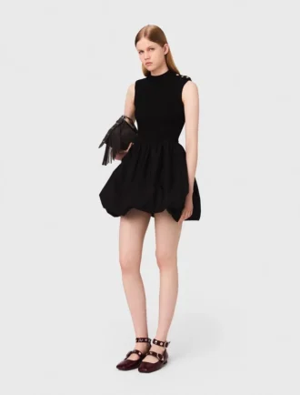Vestido mini em malha canelada e tafetá