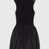 Vestido mini em malha canelada e tafetá
