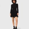 Vestido mini skater de gola alta