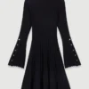Vestido mini skater de gola alta