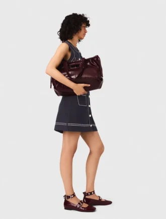 Vestido reto em malha costurada