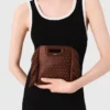 Mini-bolsa M em pele com tachas